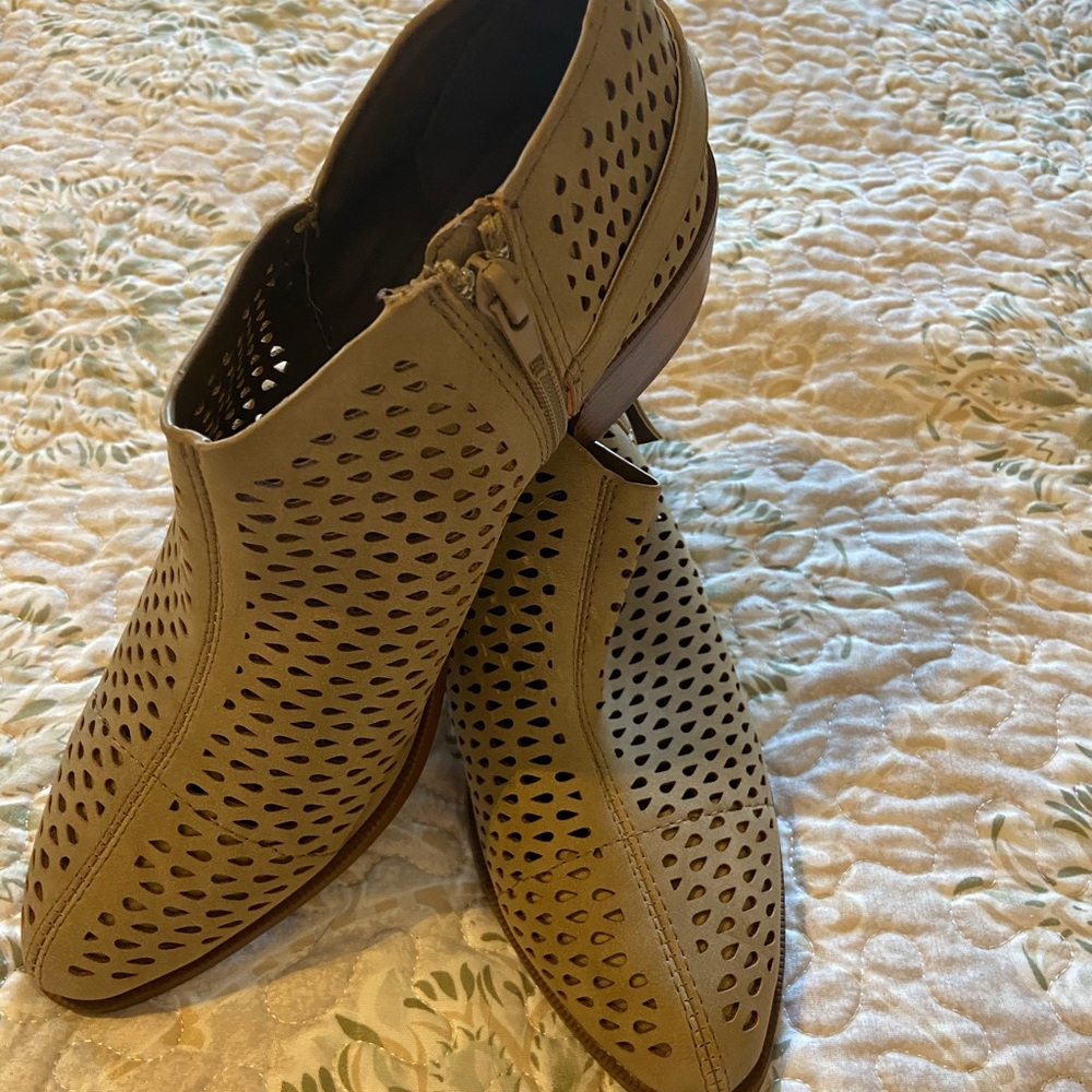 Cupid brand new bootie shoes